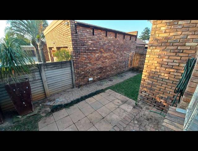 2 BEDROOM PROPERTY TO RENT IN CLAREMONT